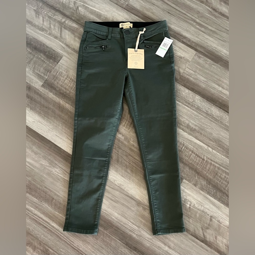 Democracy Abtechnology Freedom Ankle Jeans Size 8 NWT